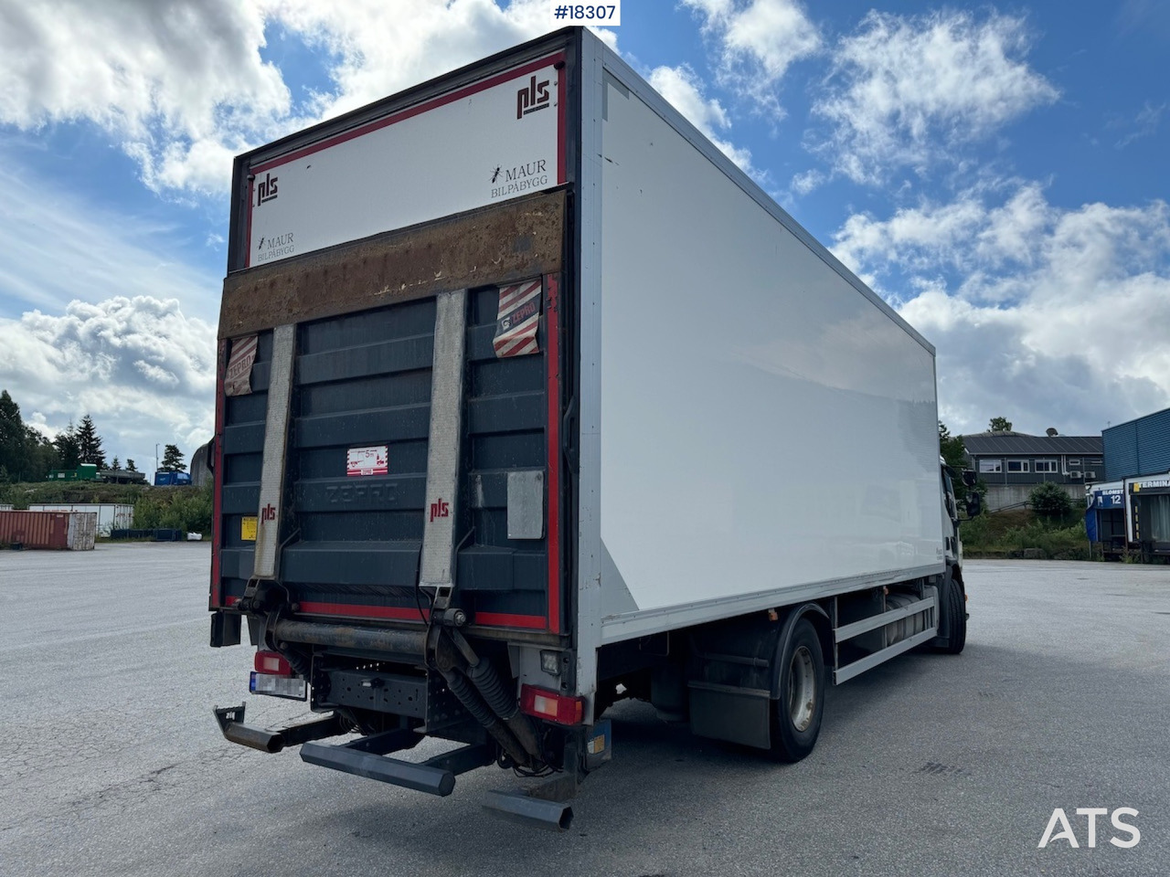 Volvo FE320 - Box truck: picture 5 Volvo FE320 - Box truck: picture 5