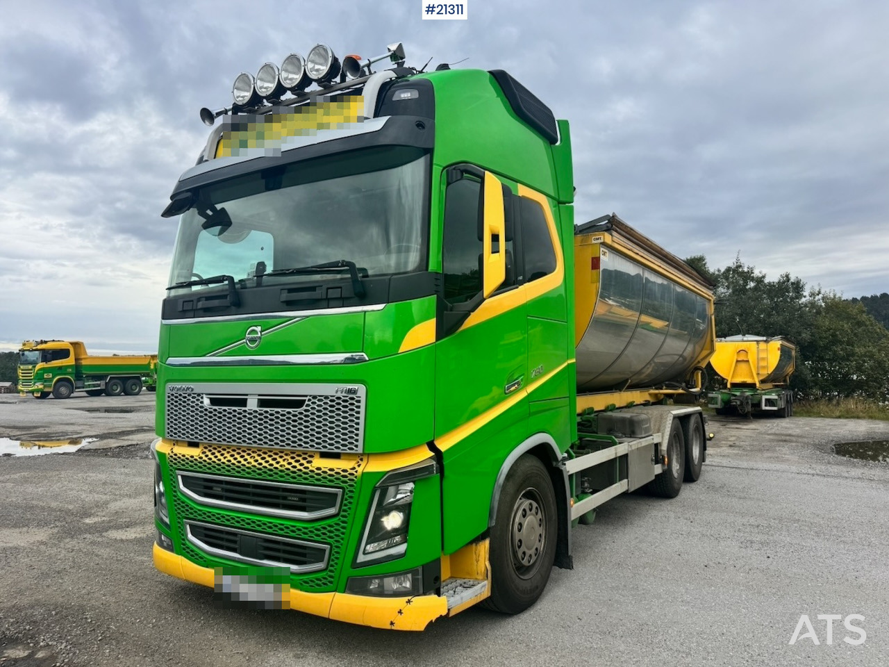 Volvo FH16 750 - Hook lift truck: picture 1 Volvo FH16 750 - Hook lift truck: picture 1