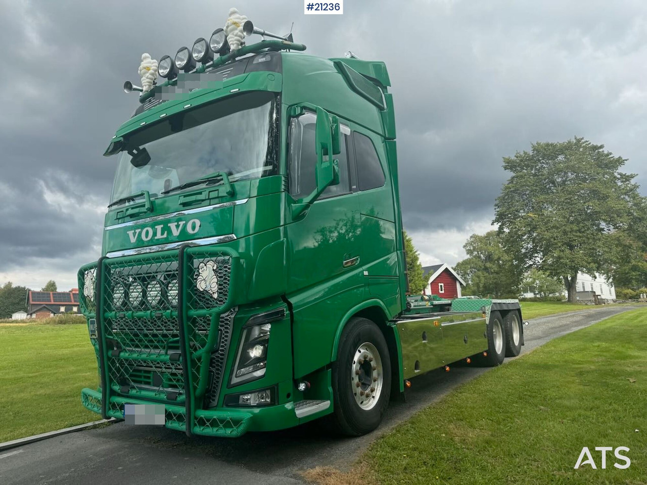 Volvo FH16 - Hook lift truck: picture 2 Volvo FH16 - Hook lift truck: picture 2