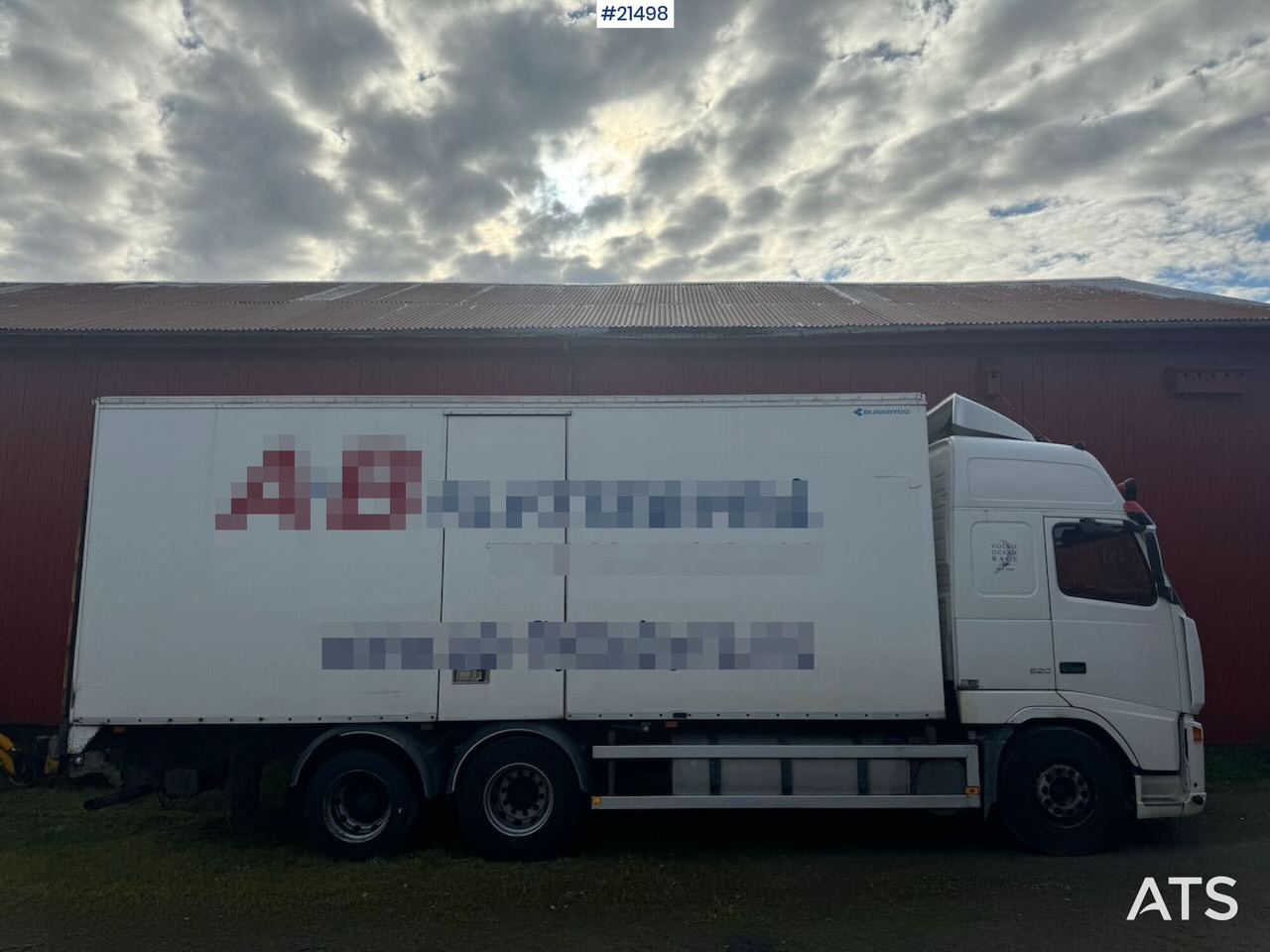 Volvo FH520 - Box truck: picture 2 Volvo FH520 - Box truck: picture 2