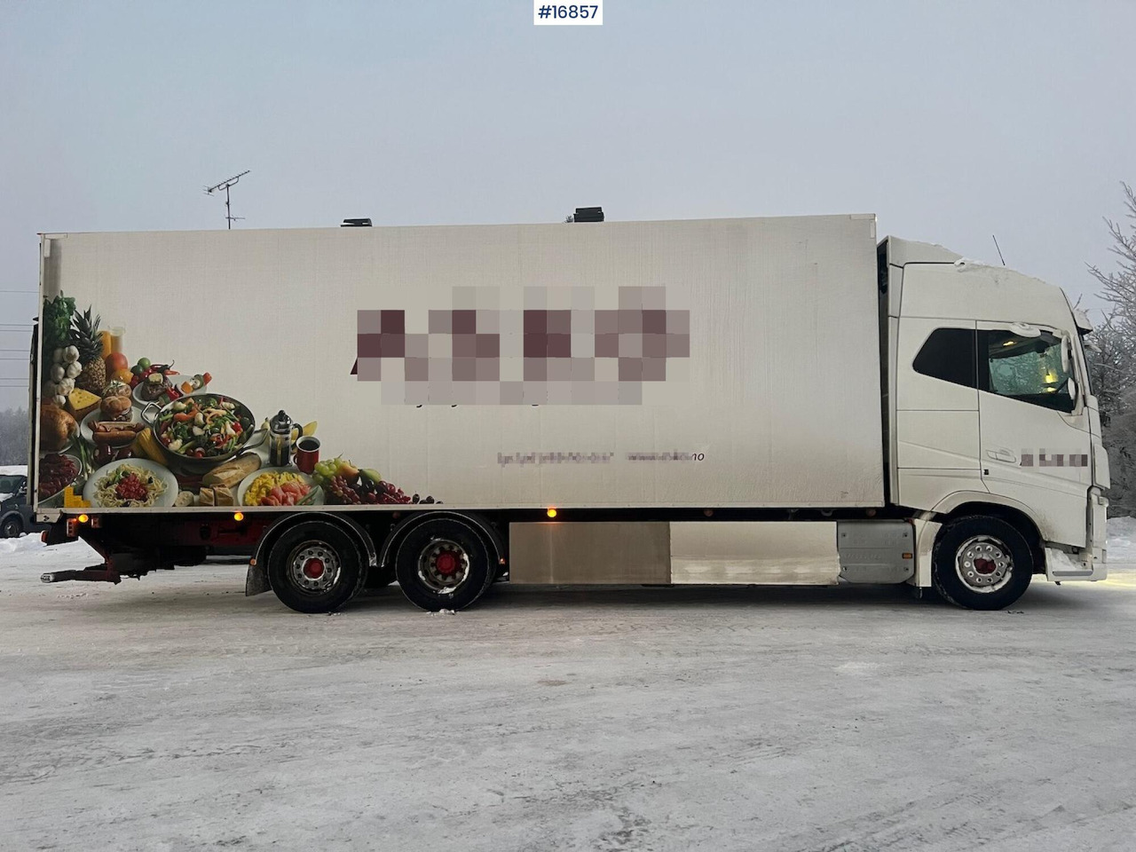 Volvo FH540 - Box truck: picture 3 Volvo FH540 - Box truck: picture 3