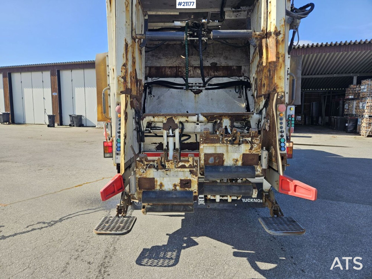Volvo FM 370 - Garbage truck: picture 4 Volvo FM 370 - Garbage truck: picture 4