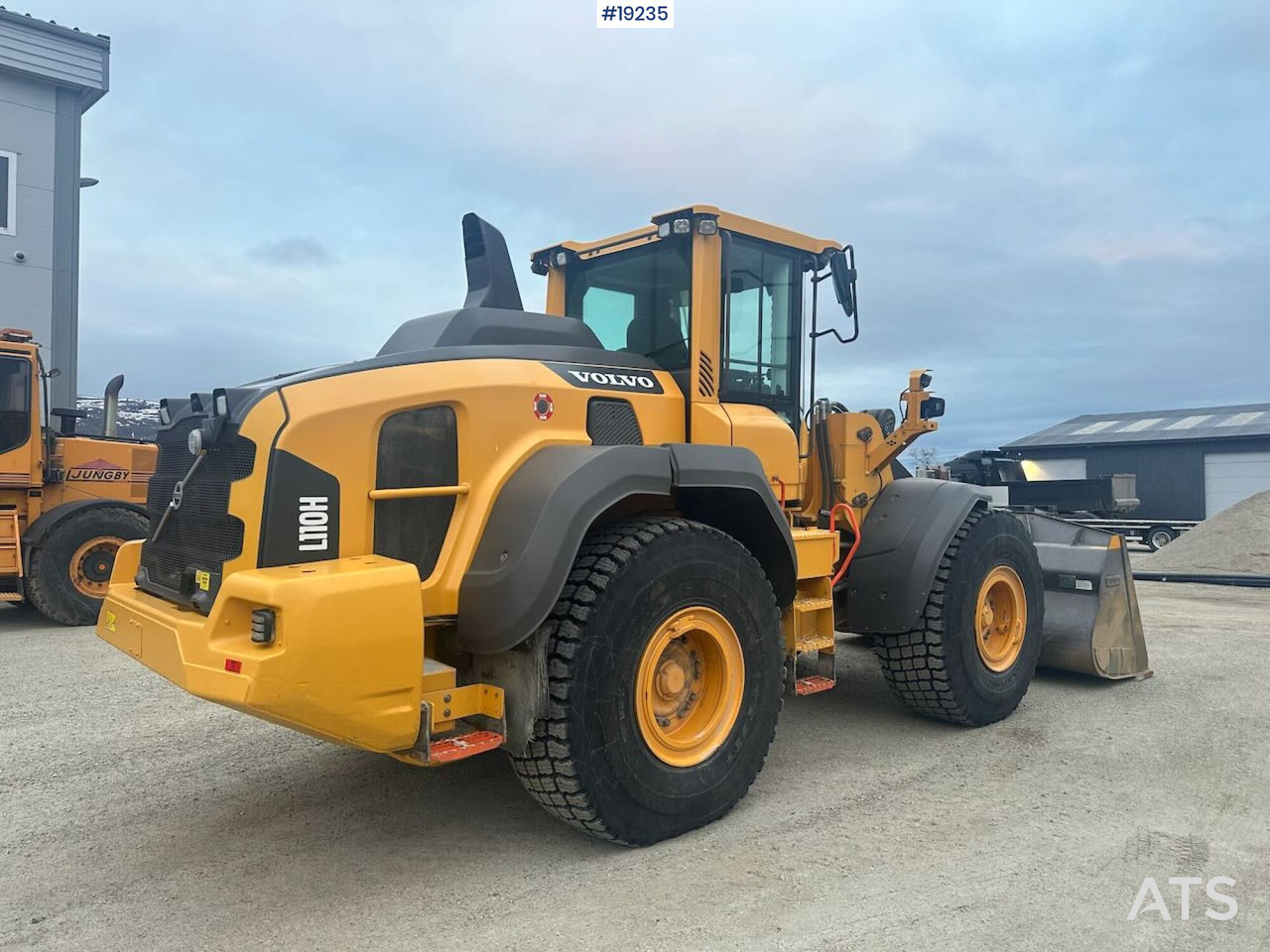 Volvo L110H - Wheel loader: picture 5 Volvo L110H - Wheel loader: picture 5