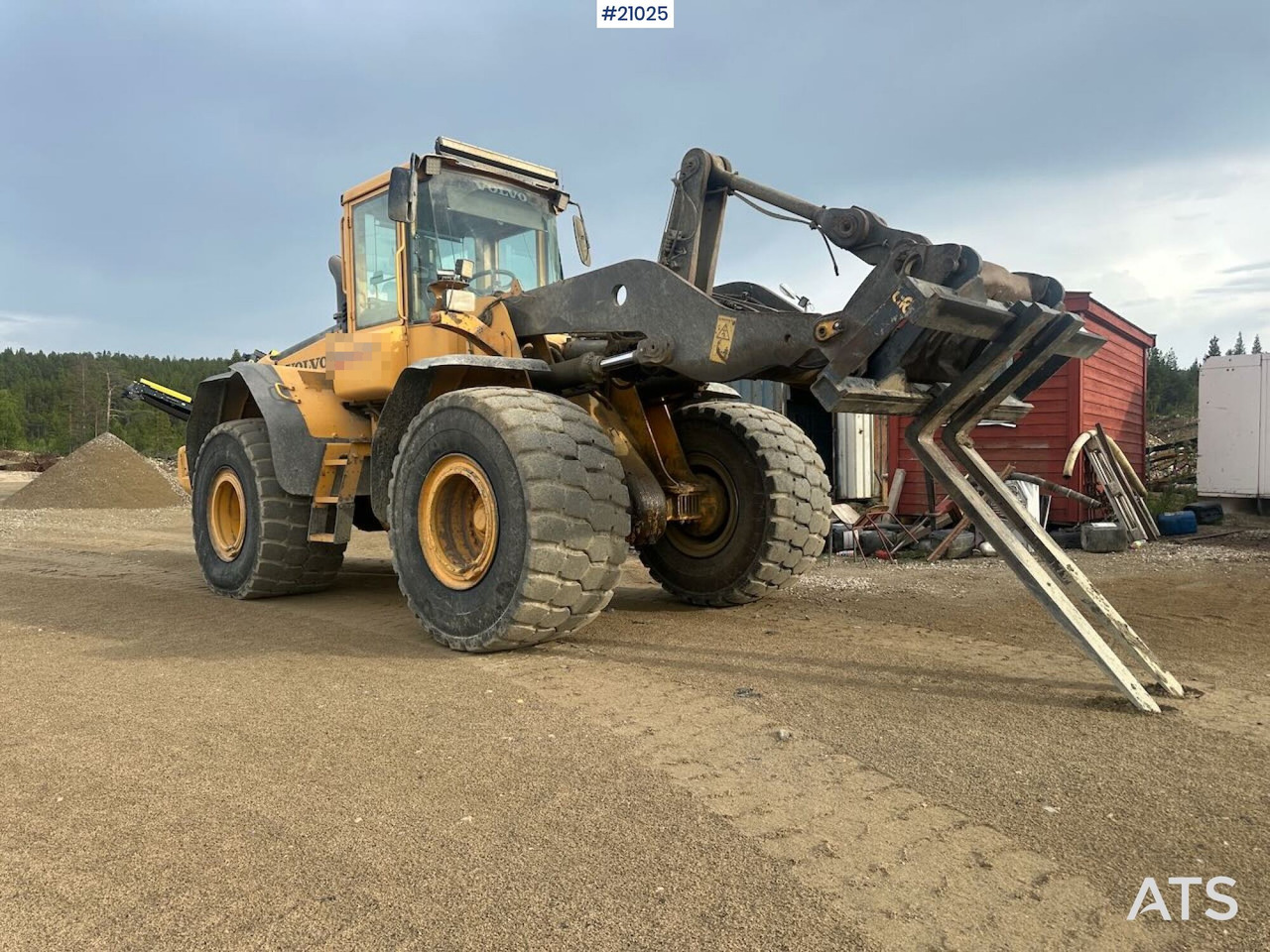 Volvo L120E hjullaster m/ vekt, skuffe og overhalt motor - Wheel loader: picture 1 Volvo L120E hjullaster m/ vekt, skuffe og overhalt motor - Wheel loader: picture 1