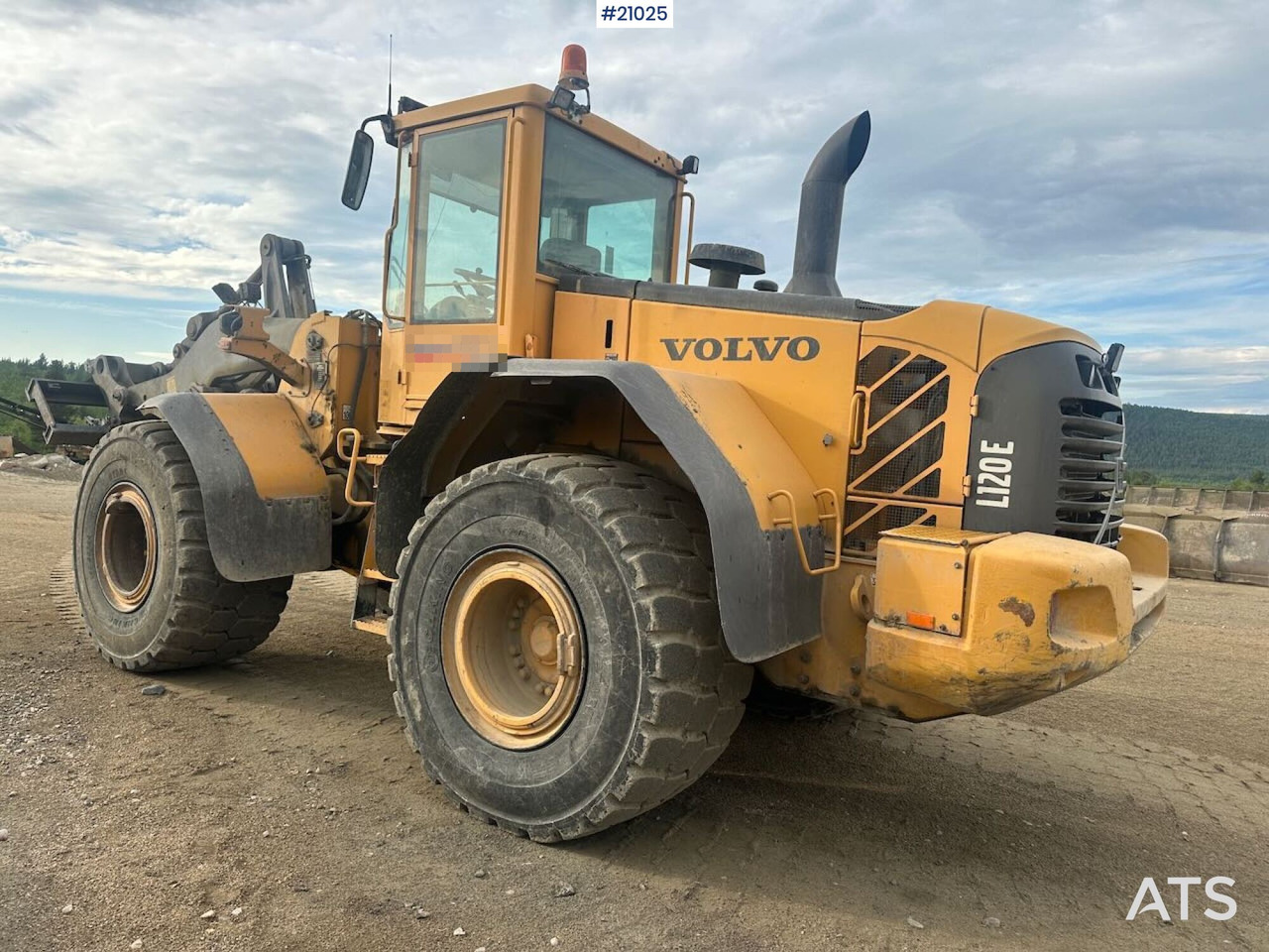 Volvo L120E hjullaster m/ vekt, skuffe og overhalt motor - Wheel loader: picture 5 Volvo L120E hjullaster m/ vekt, skuffe og overhalt motor - Wheel loader: picture 5
