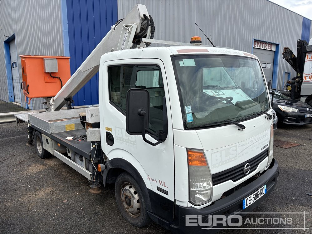 2008 Nissan Cabster 35.11 - Truck mounted aerial platform: picture 2 2008 Nissan Cabster 35.11 - Truck mounted aerial platform: picture 2