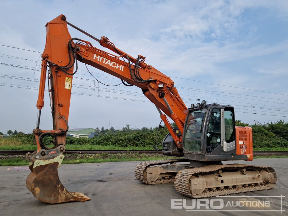 2012 Hitachi ZX225 USLC-3 - Crawler excavator: picture 1 2012 Hitachi ZX225 USLC-3 - Crawler excavator: picture 1