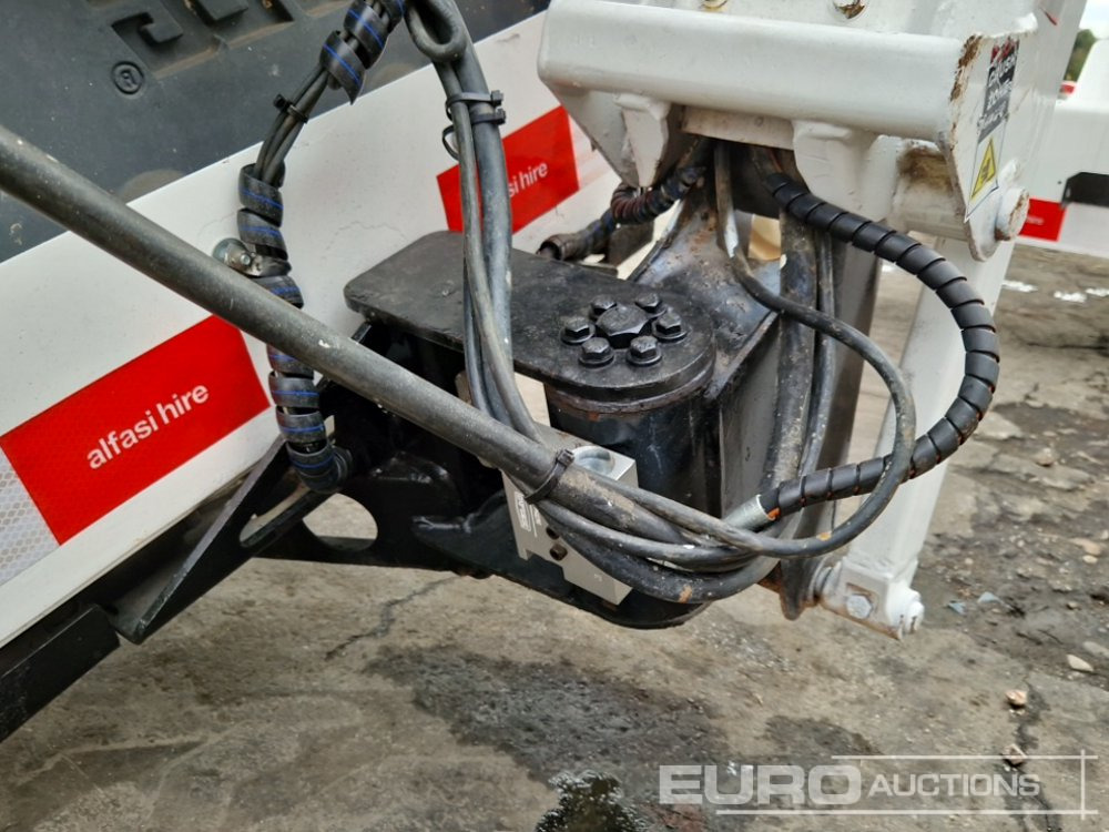 Articulated boom 2012 JLG 340AJ: picture 11