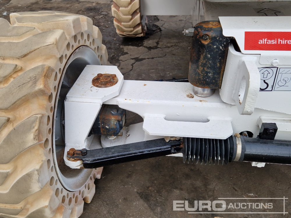 Articulated boom 2012 JLG 340AJ: picture 6