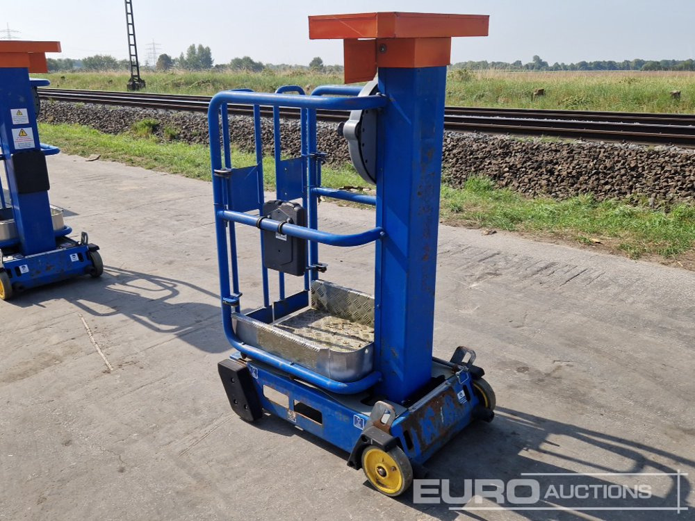 2013 Power Towers Pecolift - Aerial platform: picture 3 2013 Power Towers Pecolift - Aerial platform: picture 3