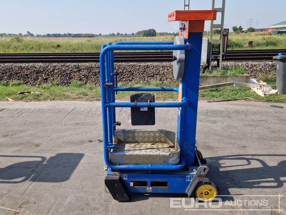 2013 Power Towers Pecolift - Aerial platform: picture 2 2013 Power Towers Pecolift - Aerial platform: picture 2