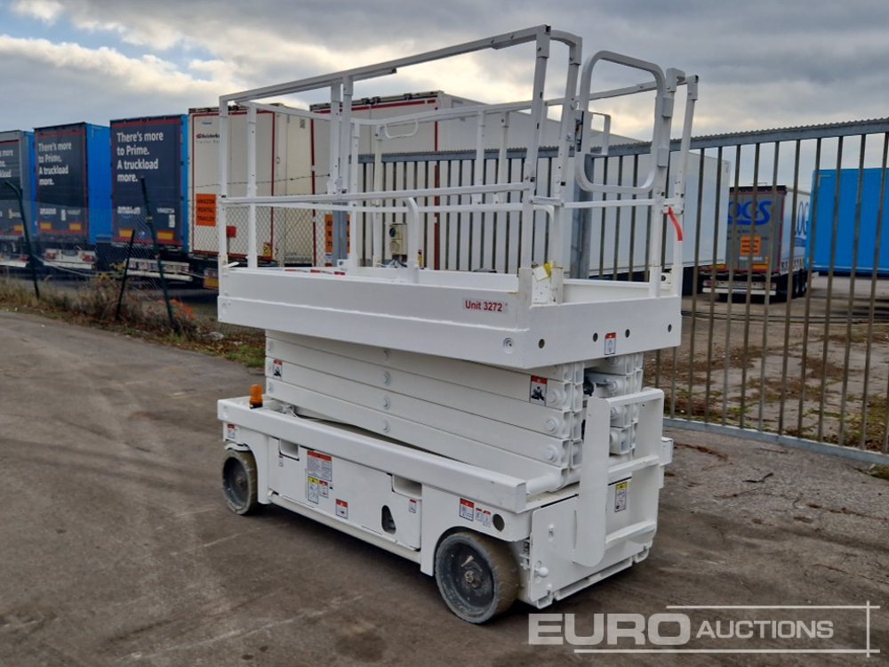 2014 Haulotte Compact 12 - Aerial platform: picture 3 2014 Haulotte Compact 12 - Aerial platform: picture 3