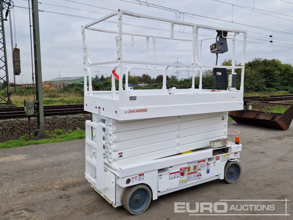 2014 Haulotte Compact 14 - Aerial platform: picture 1 2014 Haulotte Compact 14 - Aerial platform: picture 1