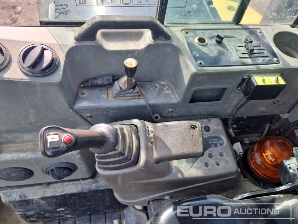 Mini excavator 2014 Yanmar ViO50-U: picture 34