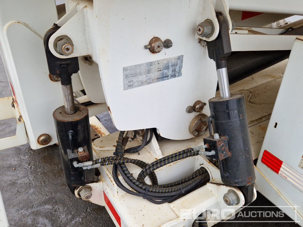 Aerial platform 2015 JLG MEC3084RT: picture 15
