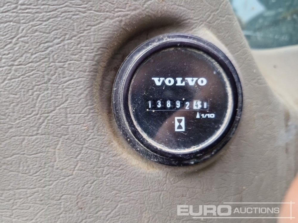 Crawler excavator 2016 Volvo EC220EL: picture 37