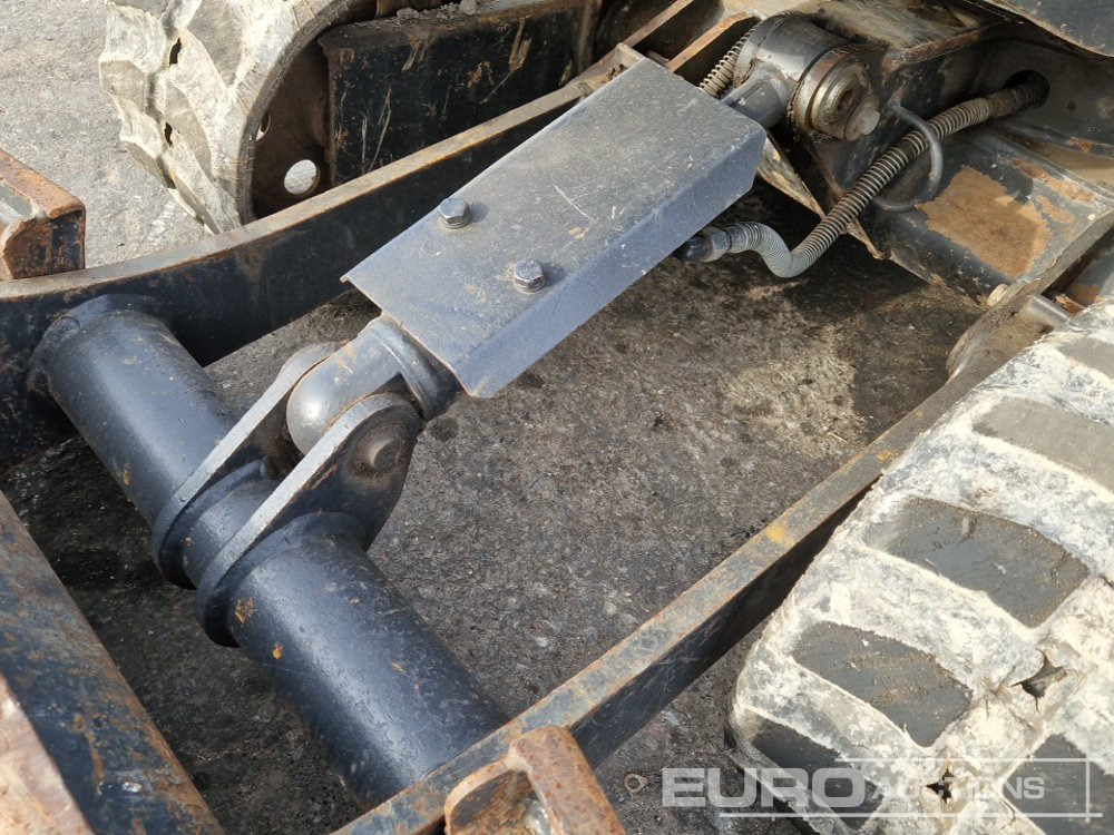 Mini excavator 2016 Yanmar SV18: picture 28