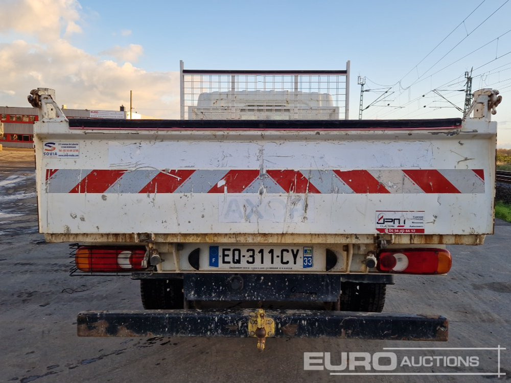 2017 Nissan NT400 - Tipper van: picture 4 2017 Nissan NT400 - Tipper van: picture 4