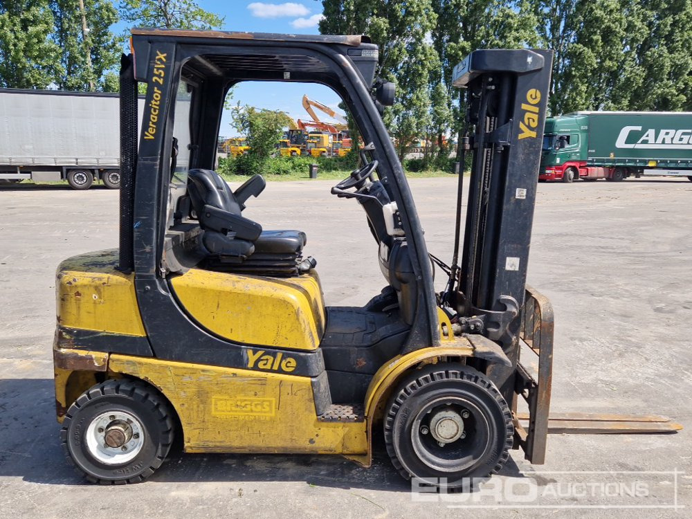 2017 Yale GDP35VX - Forklift: picture 5 2017 Yale GDP35VX - Forklift: picture 5