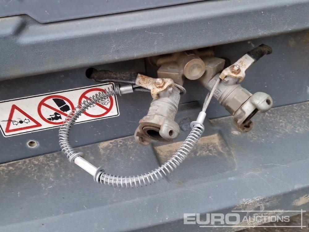 Air compressor 2018 Atlas Copco XAS38 80CFM: picture 12 Air compressor 2018 Atlas Copco XAS38 80CFM: picture 12