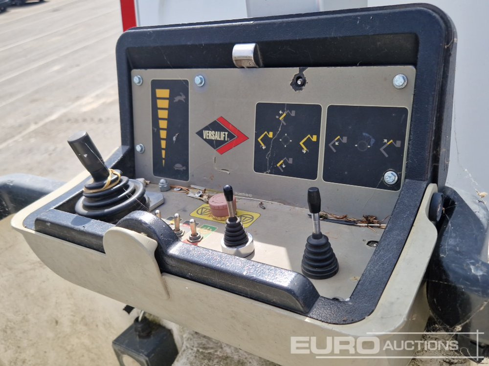 Truck mounted aerial platform 2019 Renault Master: picture 20
