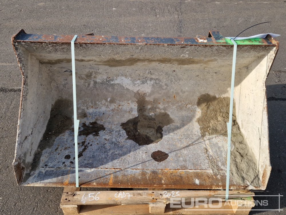 Front Loading Bucket to suit Manitou - Bucket: picture 5 Front Loading Bucket to suit Manitou - Bucket: picture 5