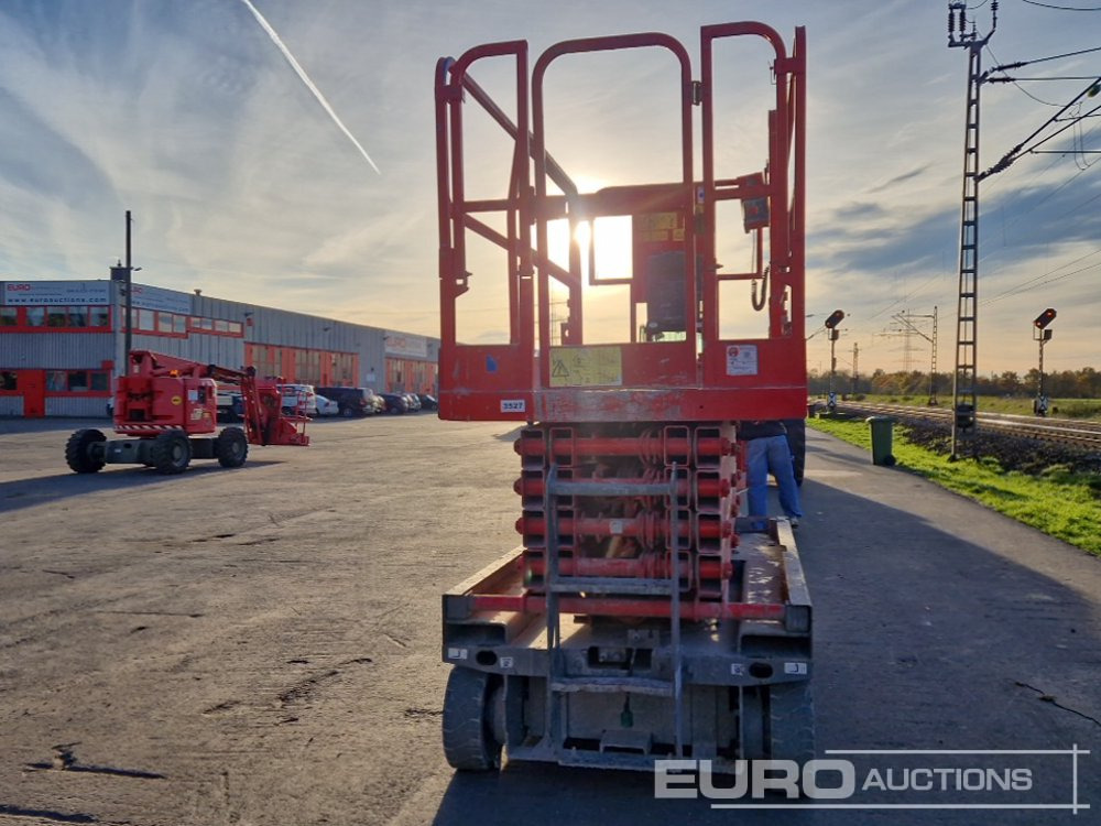 Genie Electric Scissor Lift - Aerial platform: picture 3 Genie Electric Scissor Lift - Aerial platform: picture 3