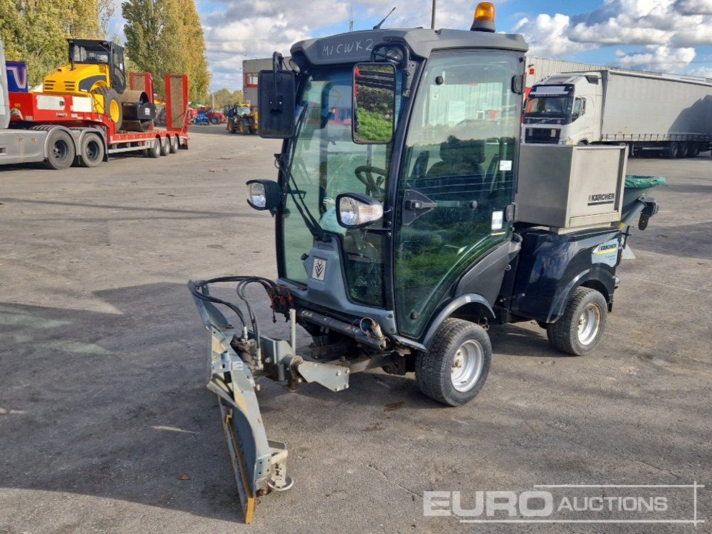 Kärcher Utility Vehicle with Snow Blade, Spreader - Snow removal vehicle: picture 1 Kärcher Utility Vehicle with Snow Blade, Spreader - Snow removal vehicle: picture 1