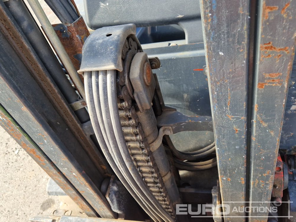 Forklift Linde E16C-02: picture 12