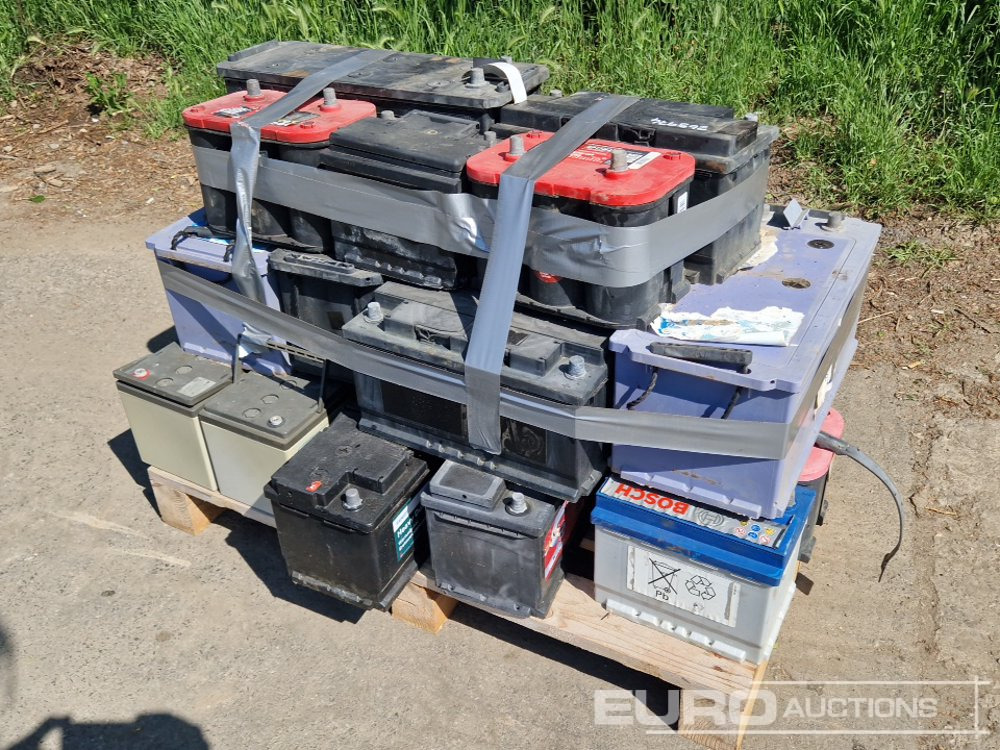 Pallet of Batteries - Construction equipment: picture 1 Pallet of Batteries - Construction equipment: picture 1