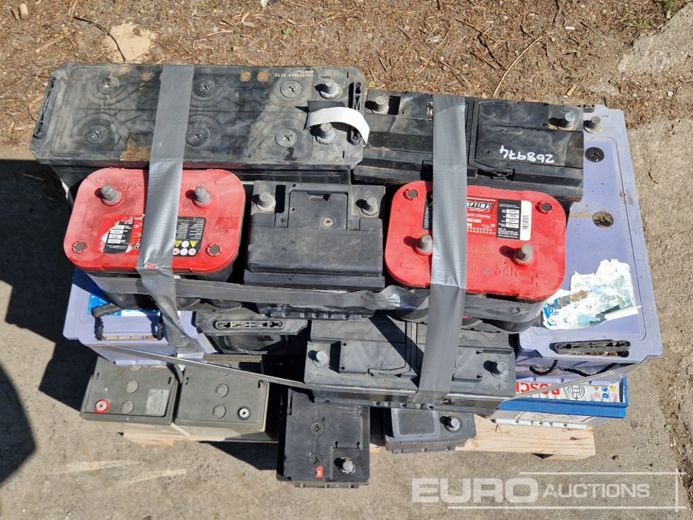 Pallet of Batteries - Construction equipment: picture 5 Pallet of Batteries - Construction equipment: picture 5