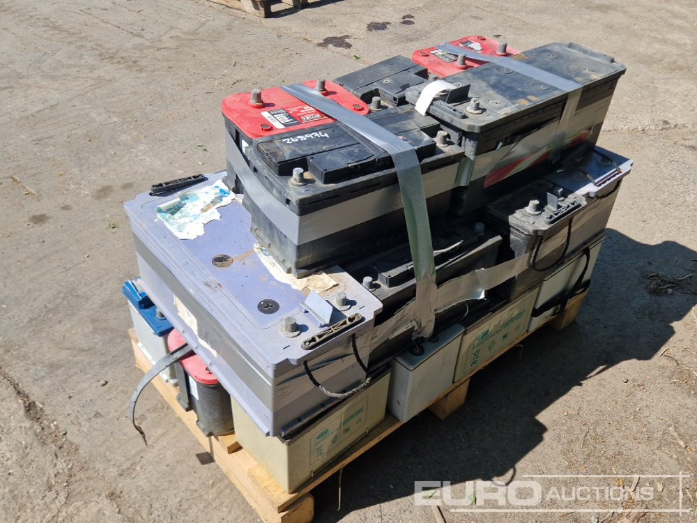 Pallet of Batteries - Construction equipment: picture 2 Pallet of Batteries - Construction equipment: picture 2