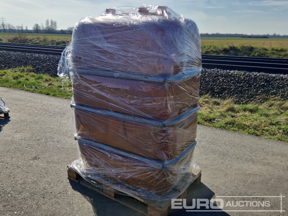 Pallet of Bowser - Construction equipment: picture 2 Pallet of Bowser - Construction equipment: picture 2