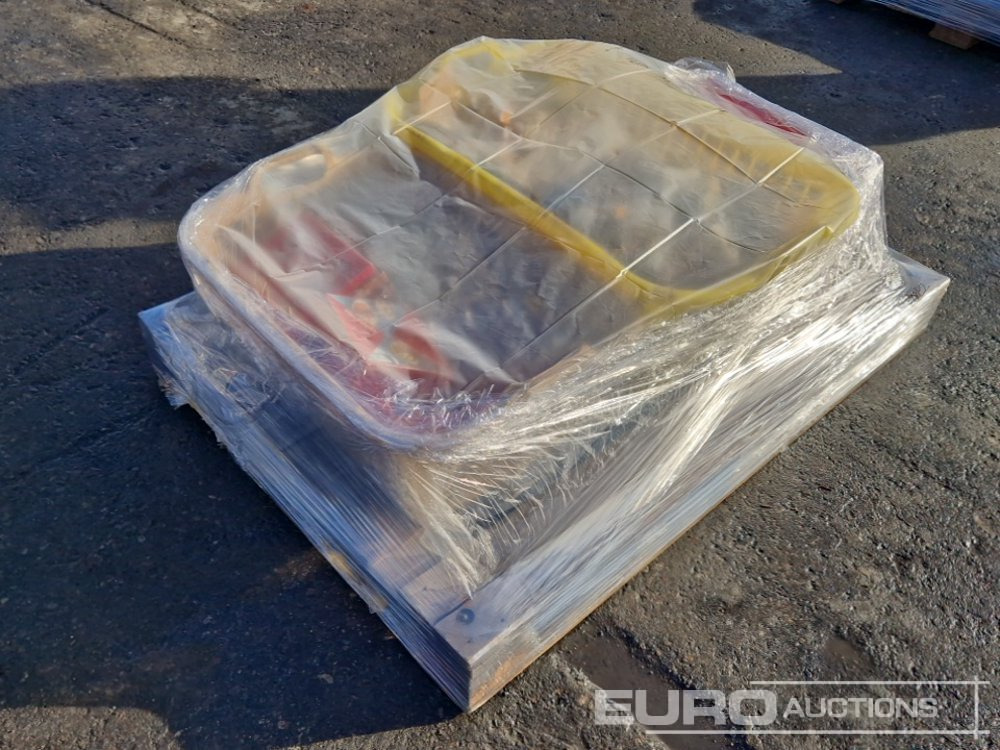 Pallet of Cutlery, Various Household Items - Construction equipment: picture 3 Pallet of Cutlery, Various Household Items - Construction equipment: picture 3