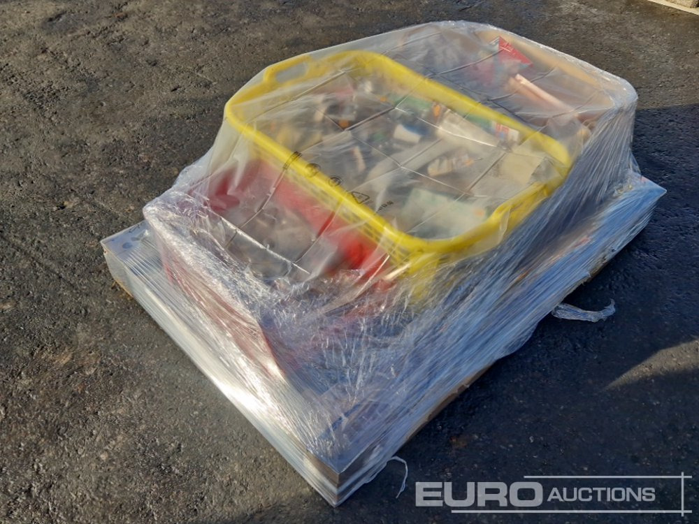 Pallet of Cutlery, Various Household Items - Construction equipment: picture 2 Pallet of Cutlery, Various Household Items - Construction equipment: picture 2