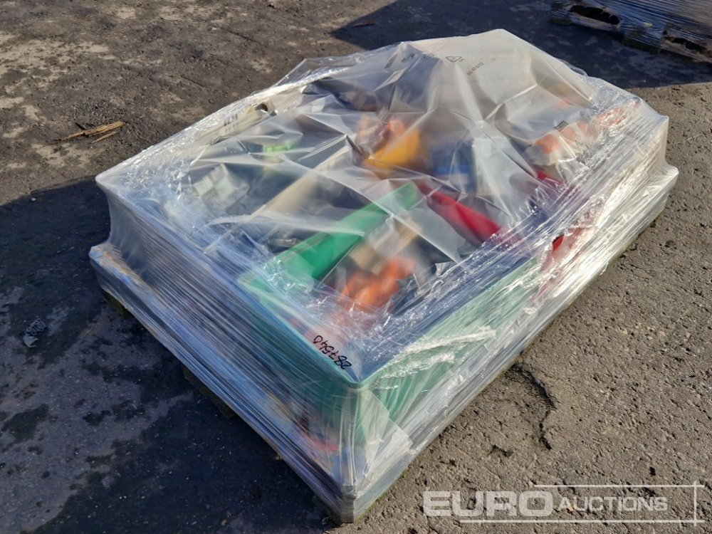 Pallet of Grease Pumps, Chains, Electric Tools, Hoses - Construction equipment: picture 2 Pallet of Grease Pumps, Chains, Electric Tools, Hoses - Construction equipment: picture 2