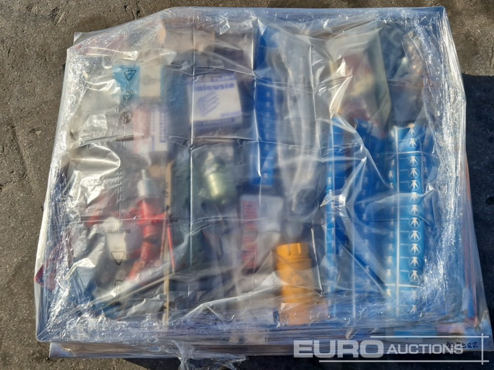 Pallet of Grease Pumps, Pipe Fittings, Vents - Construction equipment: picture 1 Pallet of Grease Pumps, Pipe Fittings, Vents - Construction equipment: picture 1