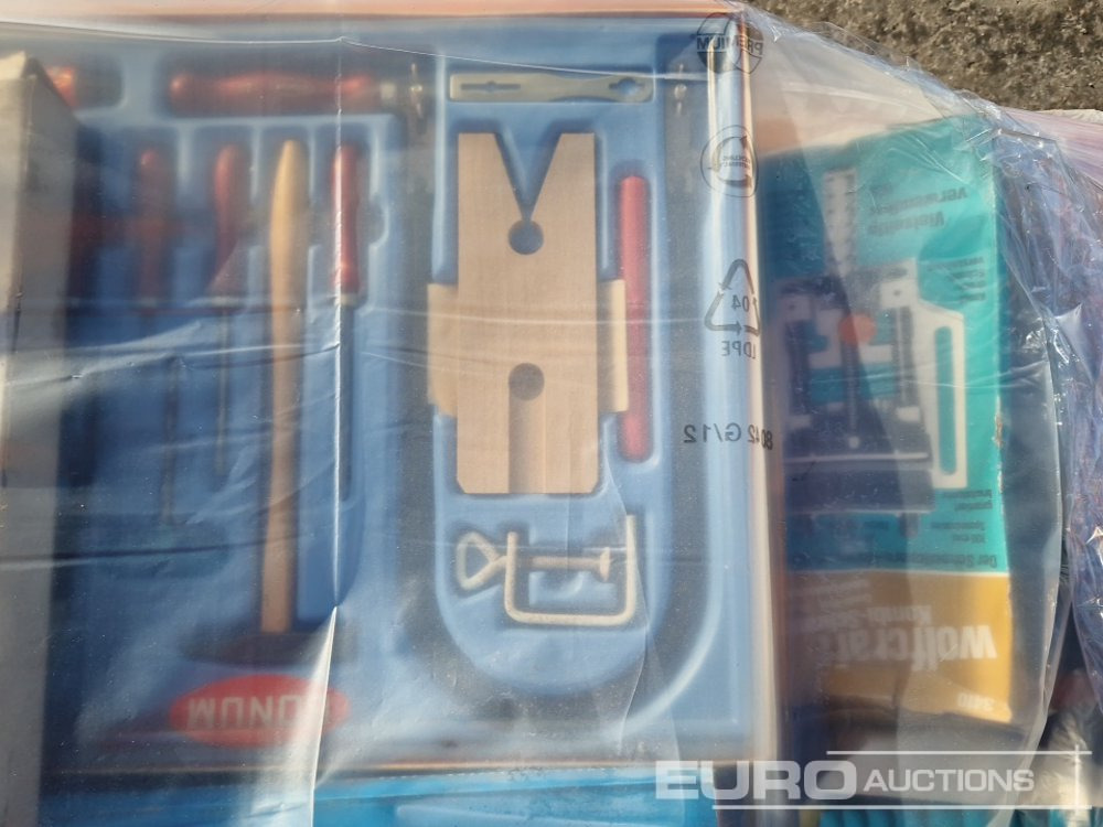 Pallet of Hobby Craft Sets, Sanding Disc, Wood Vice - Construction equipment: picture 5 Pallet of Hobby Craft Sets, Sanding Disc, Wood Vice - Construction equipment: picture 5