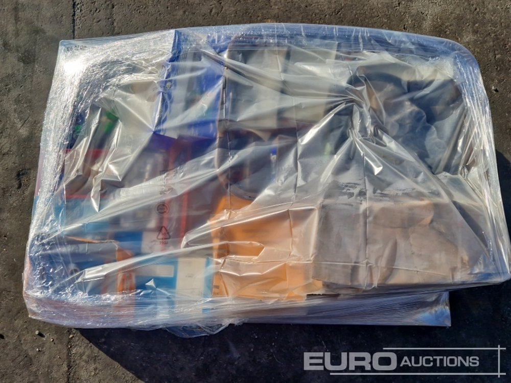 Pallet of Mixed Items - Construction equipment: picture 1 Pallet of Mixed Items - Construction equipment: picture 1