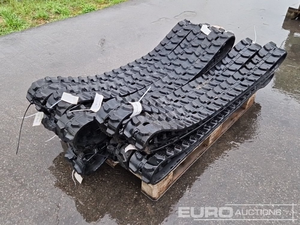 Pallet of Rubber Tracks 150x72x42 (10 of) - Track for Construction machinery: picture 1 Pallet of Rubber Tracks 150x72x42 (10 of) - Track for Construction machinery: picture 1