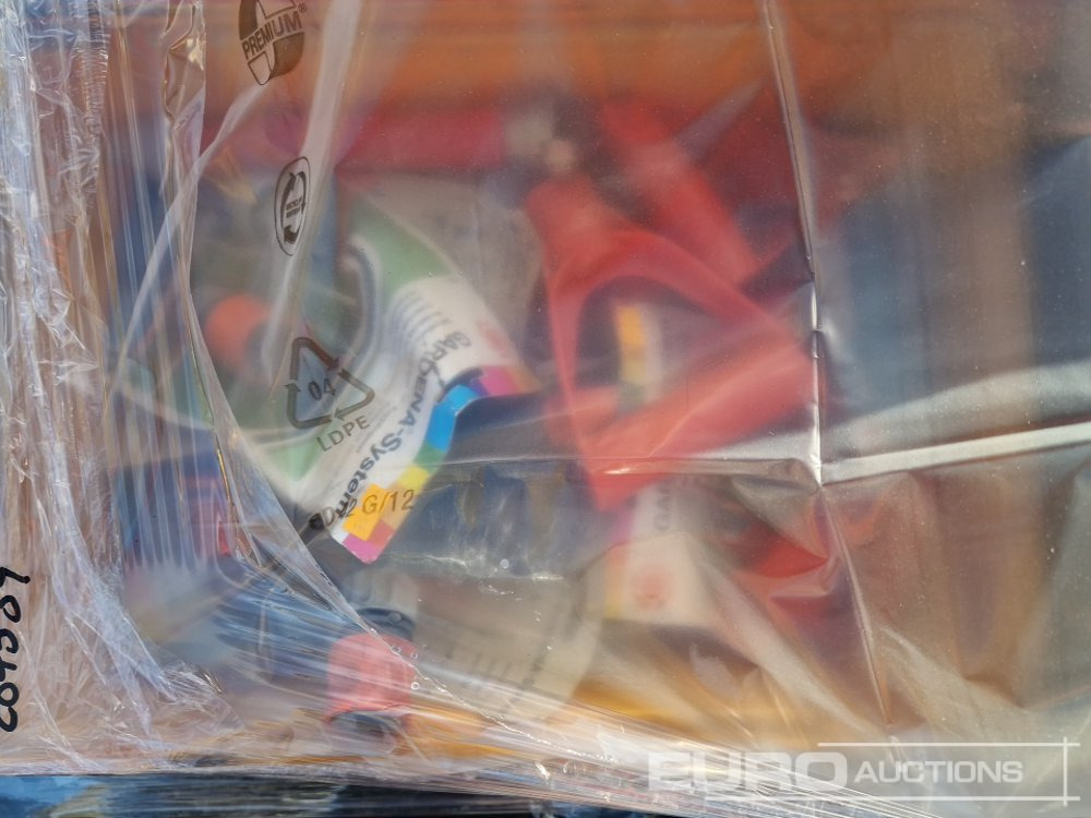 Pallet of Various Gardening, Irregation Items - Construction equipment: picture 4 Pallet of Various Gardening, Irregation Items - Construction equipment: picture 4