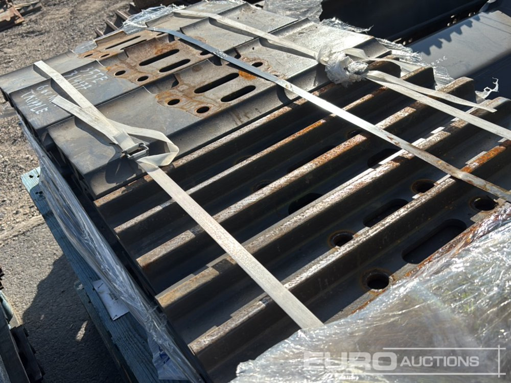 600mm Steel Track Plates - Spare parts for Excavator: picture 4 600mm Steel Track Plates - Spare parts for Excavator: picture 4