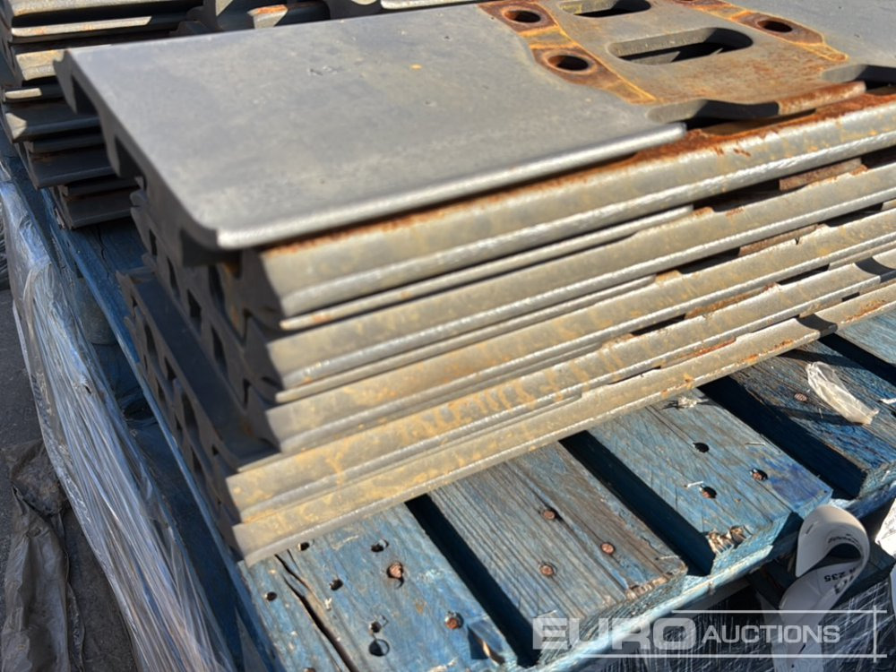600mm Steel Track Plates - Spare parts for Excavator: picture 5 600mm Steel Track Plates - Spare parts for Excavator: picture 5