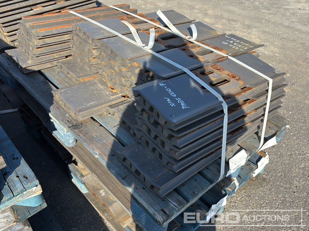 600mm Steel Track Plates - Spare parts for Excavator: picture 2 600mm Steel Track Plates - Spare parts for Excavator: picture 2