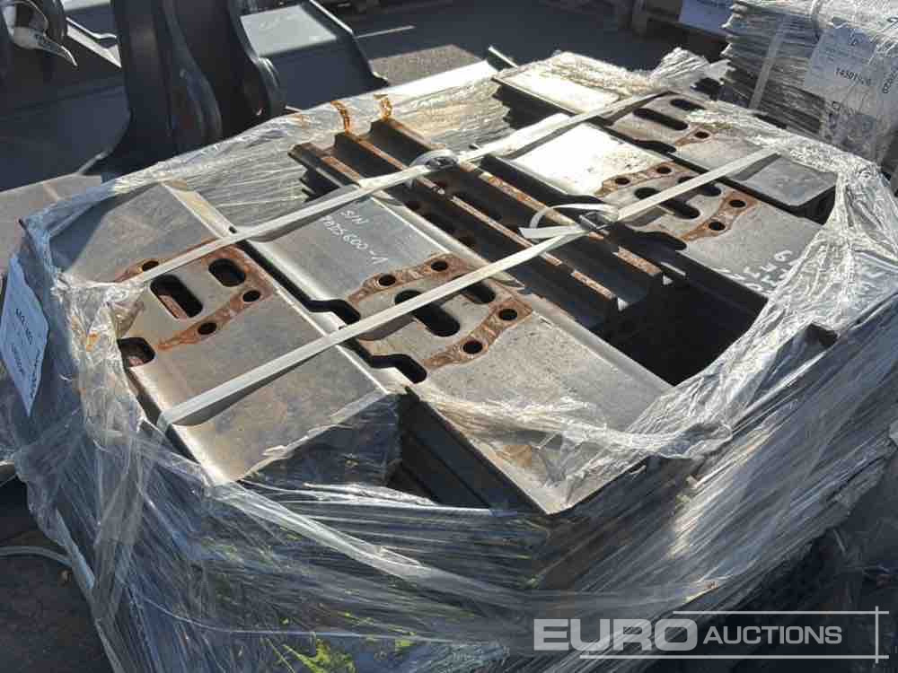 600mm Steel Track Plates - Spare parts for Excavator: picture 1 600mm Steel Track Plates - Spare parts for Excavator: picture 1