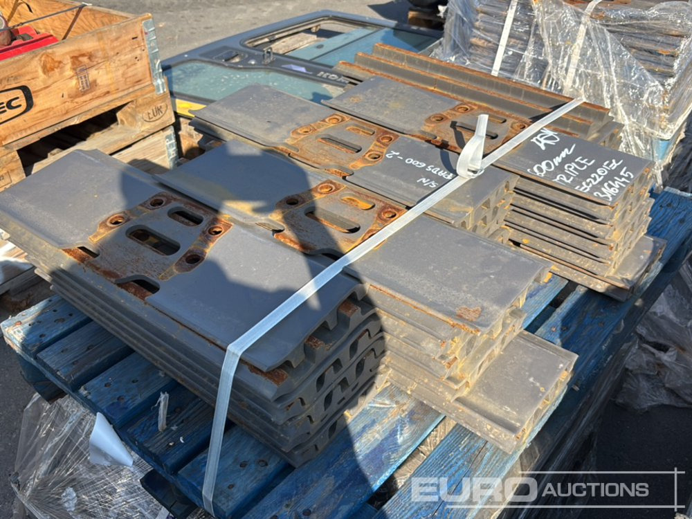 600mm Steel Track Plates - Spare parts for Excavator: picture 3 600mm Steel Track Plates - Spare parts for Excavator: picture 3
