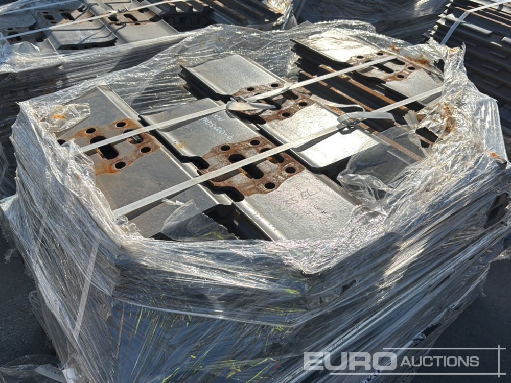 600mm Steel Track Plates - Spare parts for Excavator: picture 4 600mm Steel Track Plates - Spare parts for Excavator: picture 4