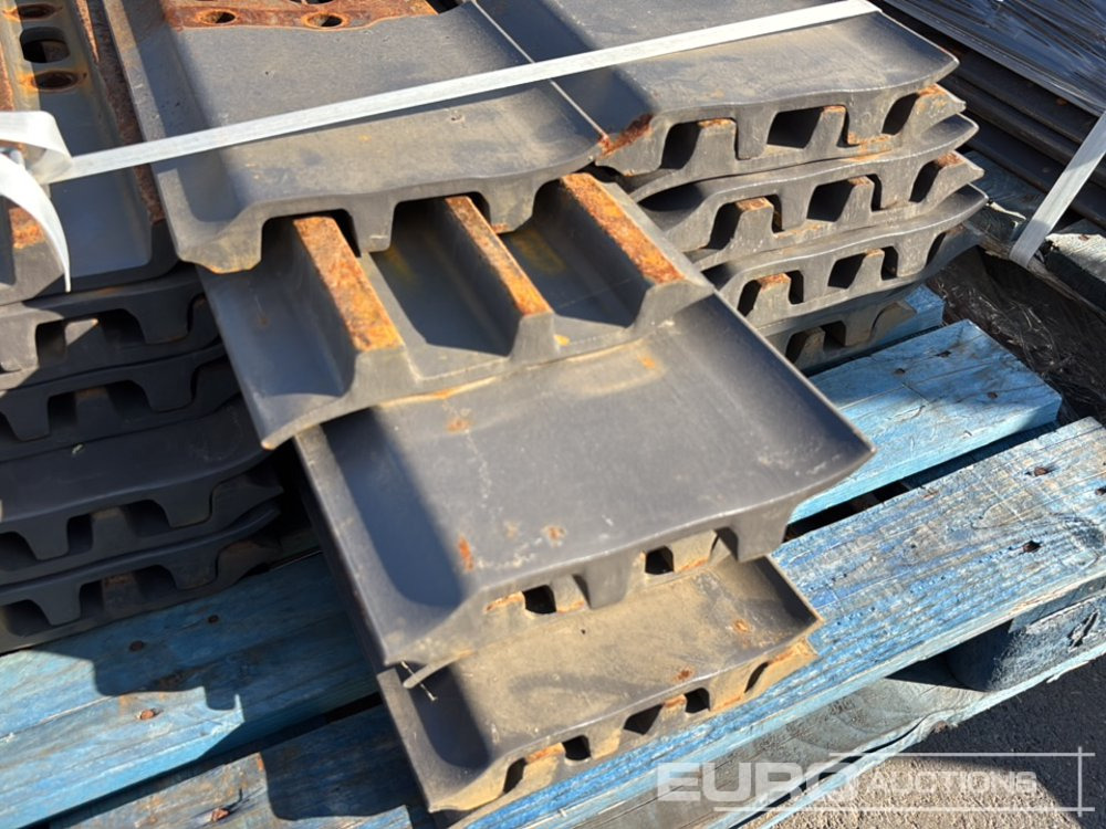 600mm Steel Track Plates - Spare parts for Excavator: picture 5 600mm Steel Track Plates - Spare parts for Excavator: picture 5