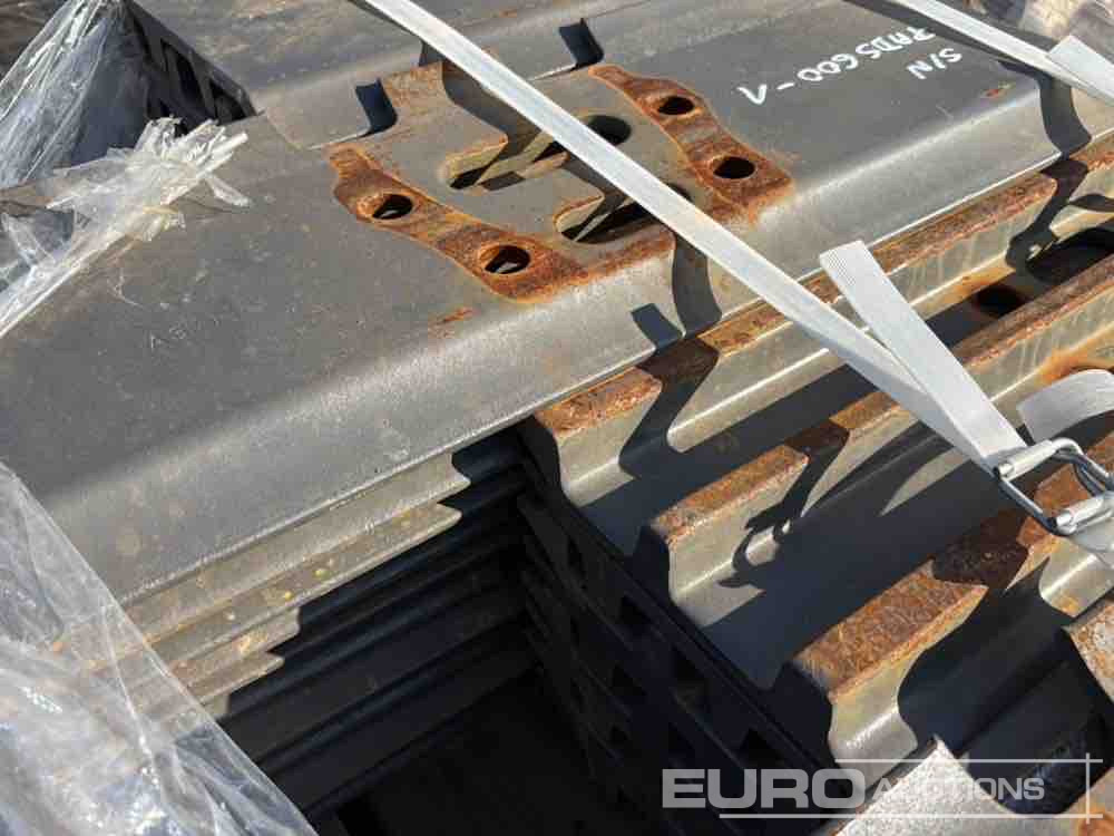 600mm Steel Track Plates - Spare parts for Excavator: picture 5 600mm Steel Track Plates - Spare parts for Excavator: picture 5