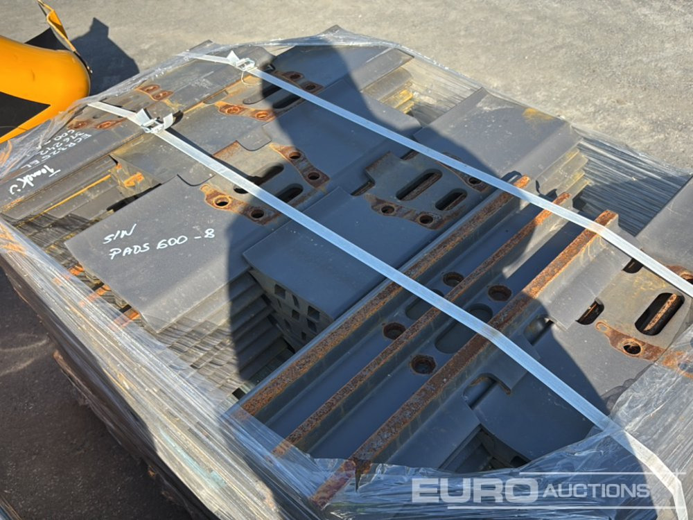 600mm Steel Track Plates - Spare parts for Excavator: picture 4 600mm Steel Track Plates - Spare parts for Excavator: picture 4